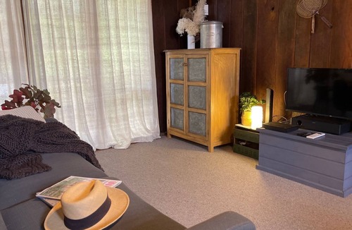 Bilpin Cottage | BROWNS COTTAGE - the perfect destination for a romantic getaway. SPECIALS ON NOW !