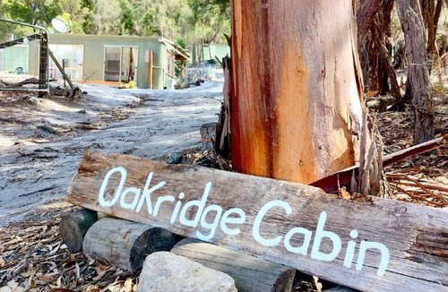 Killiecrankie House | Budget accommodation, close to the beach. Caravan, with a bright & airy annex,