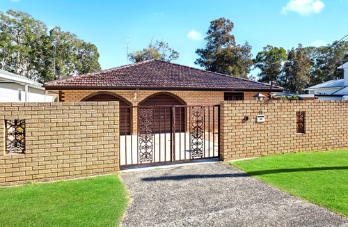 Budgewoi House | Budgewoi Waterfront Haven