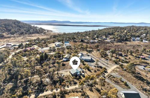 Miena House | Bull Tavern Cabin Cozy Lakeside Escape in Miena Tasmania