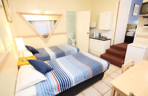 Svensson Heights Hotel | Bundaberg Coral Villa Motor Inn