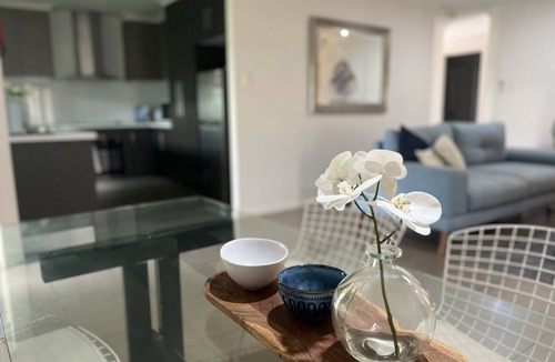 Bundaberg South House | Bundy’s Best! Modern Luxury in the heart of town.
