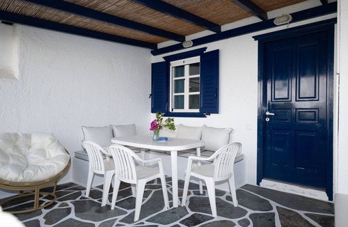 Agios Ioannis House | Bungalow 'Estia House' with Shared Pool, Wi-Fi and Air Conditioning