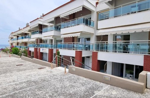 Polichrono Apartment | Bungalow White Apartments