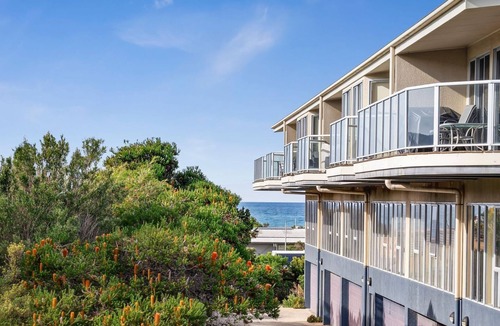 Apollo Bay Apartment | Butter Factory 9 - Absolute Central Position With Ocean Views