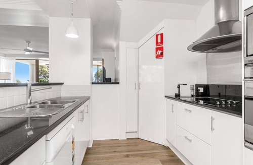 Byron Bay Apartment | Byron Bay Accom - 4/54 Lawson St - The Palms 4