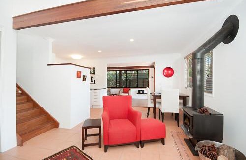 Suffolk Park Apartment | Byron Bay Accom - Alkira 1/32 Alcorn St