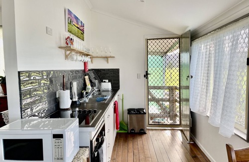 Maroochy River Cabin | Cabin in the dam paddock, 10 min to the beach.