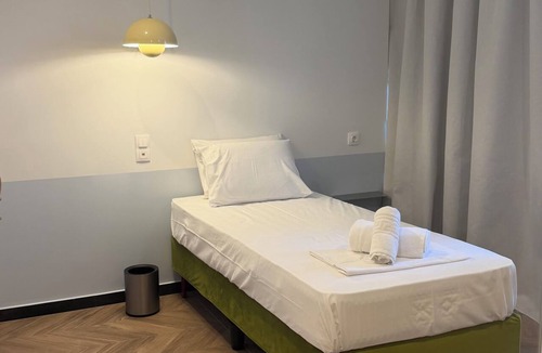 Kinosargous Hotel | Cabins Sleeping Athens