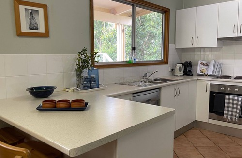 Bawley Point House | Cair Paravel - Just a short stroll to Bawley Beach and Willinga Lake
