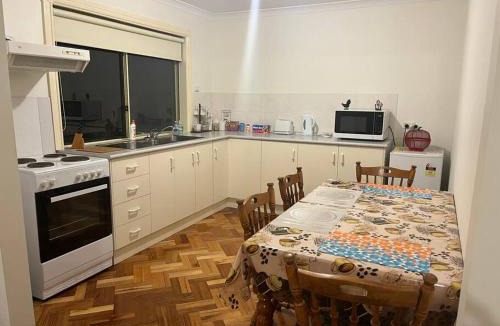 Cairnlea House | Cairnlea Anna's Unit