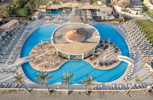 Gerani Resort | Caldera Beach