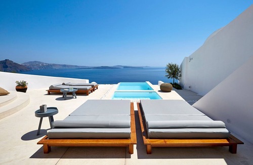 Oia Villa | Caldera Crest Villa | Oia Santorini | Private Pool | Caldera Views | Hot Tub