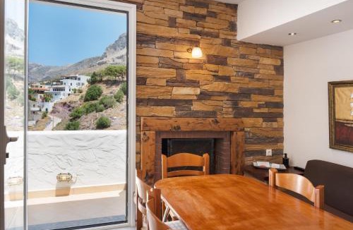 Kamari Apartment | Calliope Maille Family House