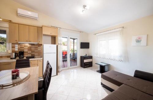 Potos Apartment | Callistemon Loft Apartment