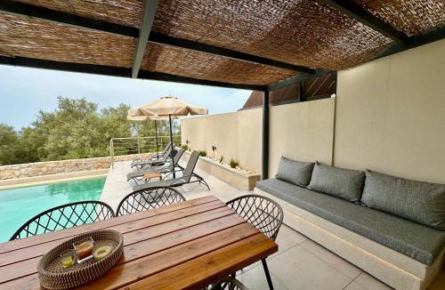 Tsoukaladhes Villa | Calmia Fine Living Villas