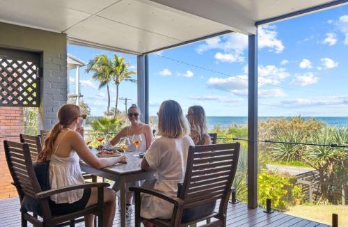 Shelly Beach House | Caloundra Retro Beach House in Front of Ocean