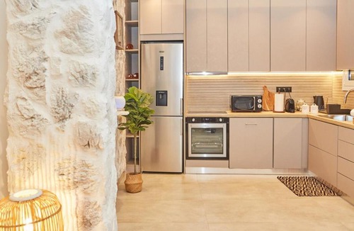 Dafni-Ymittos Apartment | Calypso Apartment