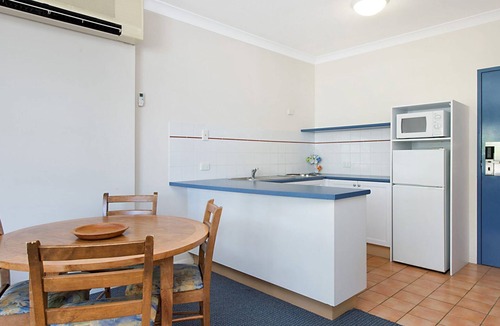 Coolangatta Apartment | Calypso Plaza Resort Unit 146 One bedroom unit in Resort style complex central Coolangatta