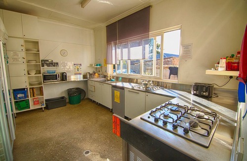 Stanmore Hostel | Cambridge Lodge - Hostel