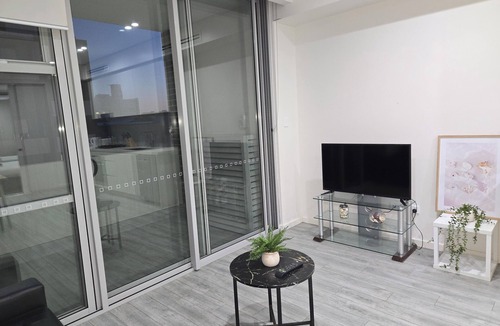 Camperdown Apartment | Camperdown one 08 Close to bus stop & SYD CBD easy