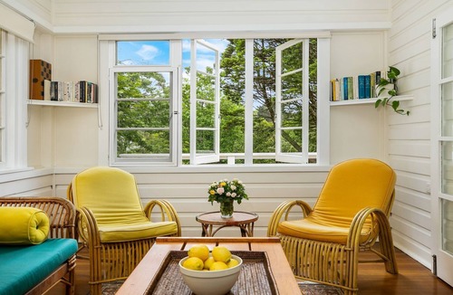 Bowral House | Canary Cottage - opposite Bowral County Club