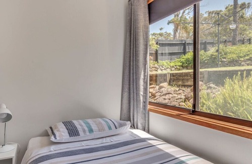 Burrill Lake House | Canberra Cres 42 in Burrill Lake