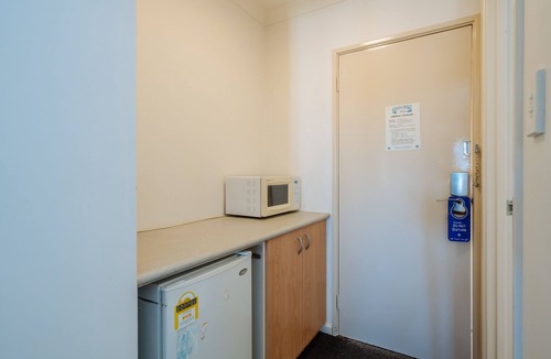 Mount Pleasant Hotel | Canning Bridge Auto Lodge