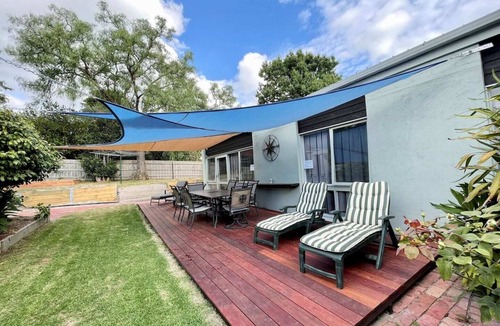 Frankston South House | Capelink Atop Prestigious Oliver's Hill: Longer Stay Welcome