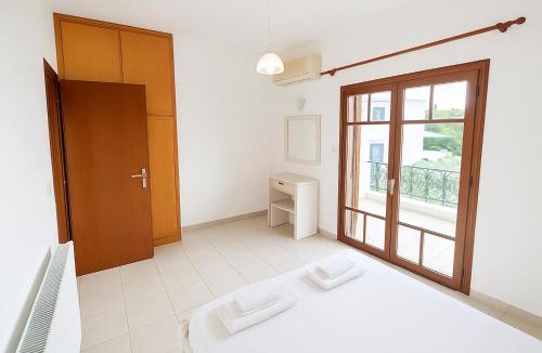 Galatas Apartment | Captain Michalis Apartments - 750m from Kalamaki Beach