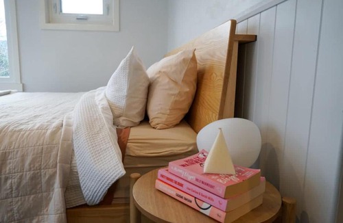 Newstead House | Carinya Charming Newstead home