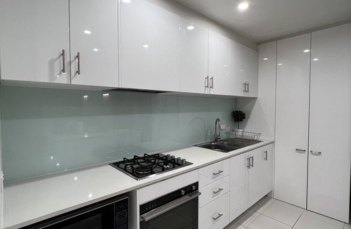 Carlton South Apartment | Carlton Stunning View Apartment with Free Parking