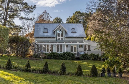 Wentworth Falls House | Carramar Coach House, Romantic Falls Retreat