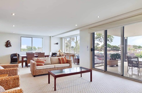 Nelson Bay Apartment | Carrington, 8 15 Government Road - spacious unit with air conditioning, lift, secure parking and close to town
