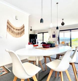 Newport Apartment | Casa de Piña walk to the beach