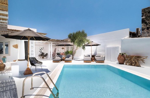 Agios Georgios Hotel | Casa Frati Suites & Villas