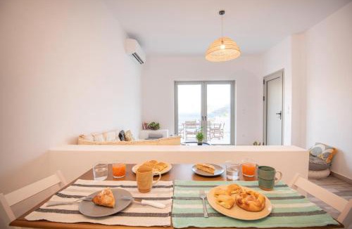 Kamari House | Casa Landea - Sea View Retreat