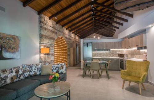 Spilion Apartment | Casa Leone, cosy apartment overlooking the square
