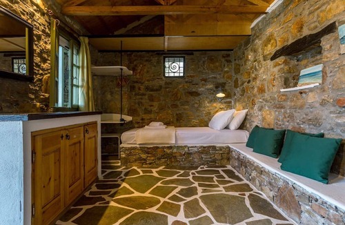 Alonissos Ski Chalet | Casa Milos - Villa I - Floating Over The Aegean