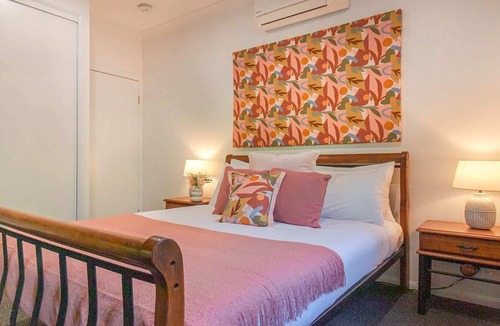 Redlynch House | Cascade Lodge - Rainforest Retreat