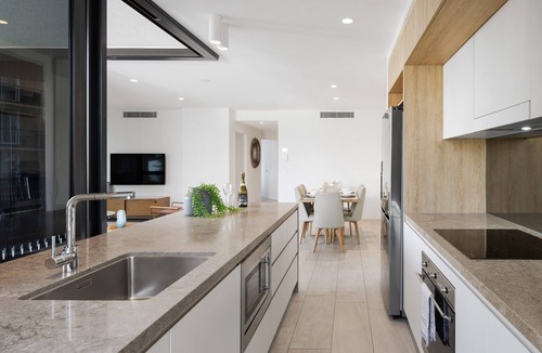 Broadbeach Apartment | 『CASSA VUE』- Weekly Deal on Family 3BR Stay