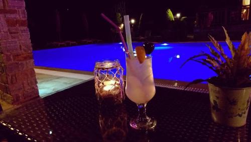 Nea Styra Hotel | Castello Rosso Hotel
