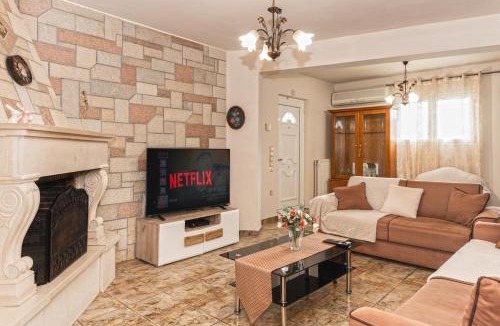 Meso Gerakari House | Castle House - 5' Drive to the Beach