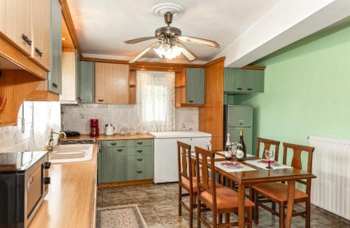 Meso Gerakari House | Castle House - 5' Drive to the Beach