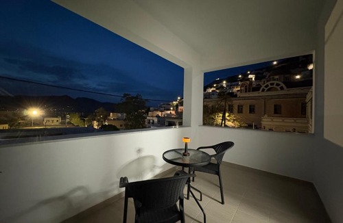 Leros Apartment | Castle & Sea, Platanos Retreat