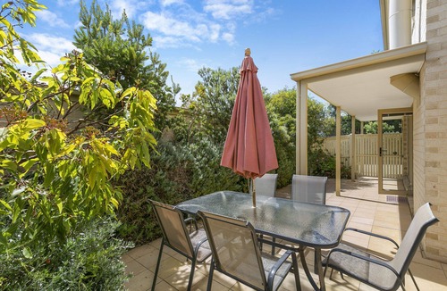 Torquay House | CAVALIER (ZEALLY BAY RD): 4 BR, 2 BA House in Torquay, Sleeps 9