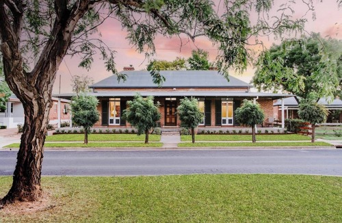 Central Mudgee House | Cawarra on the Park Historic Mudgee Grandeur
