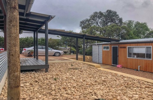Lake Wangary House | CDC-625 Beach House incl. rear 2BR studio - waterfront property