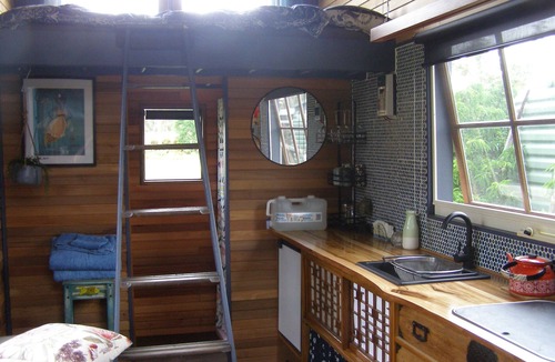 Nyora Apartment | Cedar Cosy Tiny Farm Stay Loch & Rail Trail pit stop for Philip Island or Prom