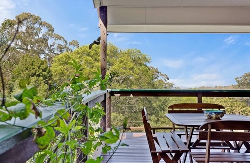 Ravensbourne Ski Chalet | Cedar Lodge Cosy Mountain Retreat 3 Bedrooms